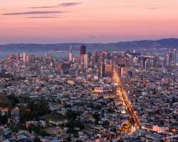 When you visit at the top of the peaks you can observe the mesmerizing view of San Francisco and San Francisco Bay.